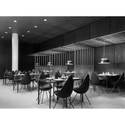 Cadeira suspensa estofada em Fritz Hansen Cadeira suspensa estofada em Fritz Hansen