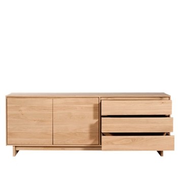 Aparador Wave 2 puertas cerradas y 3 cajones semiabiertos en madera de roble natural sin tratar de la marca Ethnicraft.