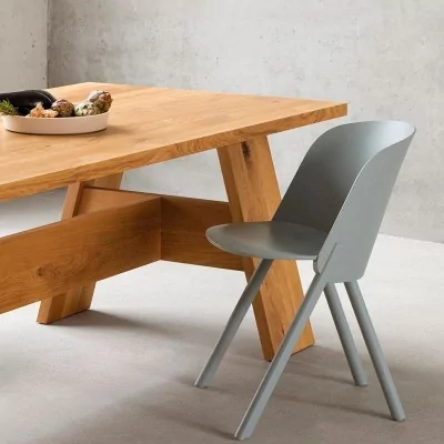 Ambiente Silla This en roble color traffic grey de E15. Disponible en Moisés showroom Ambiente Silla This en roble color traffic grey de E15. Disponible en Moisés showroom