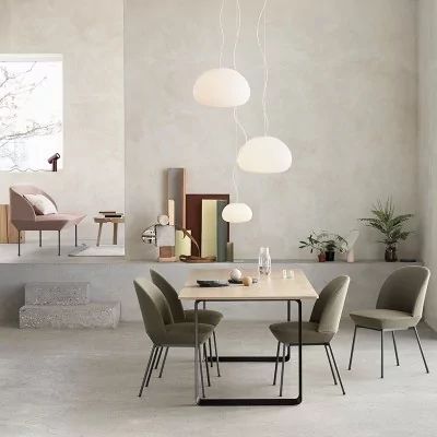 Lámpara Fluid Pendant de Muuto en Moises Showroom ambiente 1 Lámpara Fluid Pendant de Muuto en Moises Showroom ambiente 1