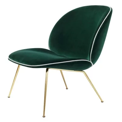 Butaca Beetle Lounge Chair de Gubi acabado terciopelo en Moises Showroom Butaca Beetle Lounge Chair de Gubi acabado terciopelo en Moises Showroom