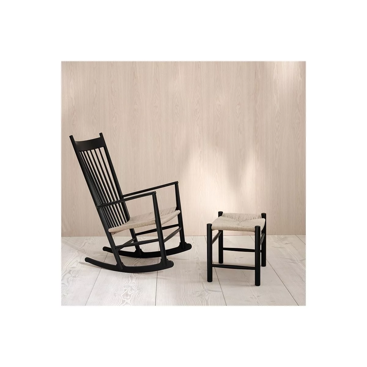 ambiente mecedora Wegner J16 negra Fredericia